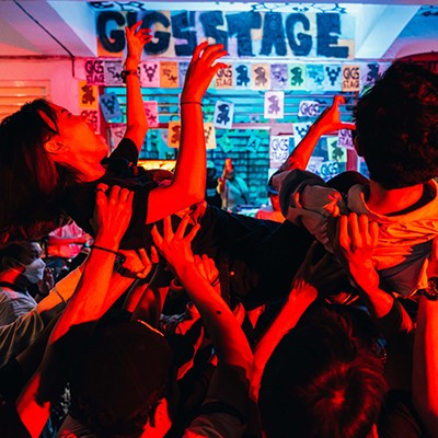 Memukau! Salon RNB dan Sunwich Sukses Membuka Seri #GigsStage Vol 1